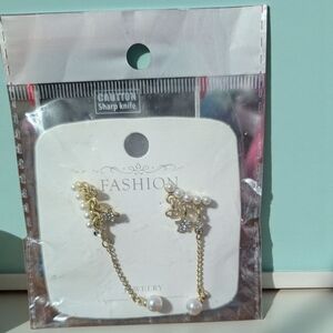 Fashion Jewelry Elegant Gold and Pearl Drop Earrings (New)